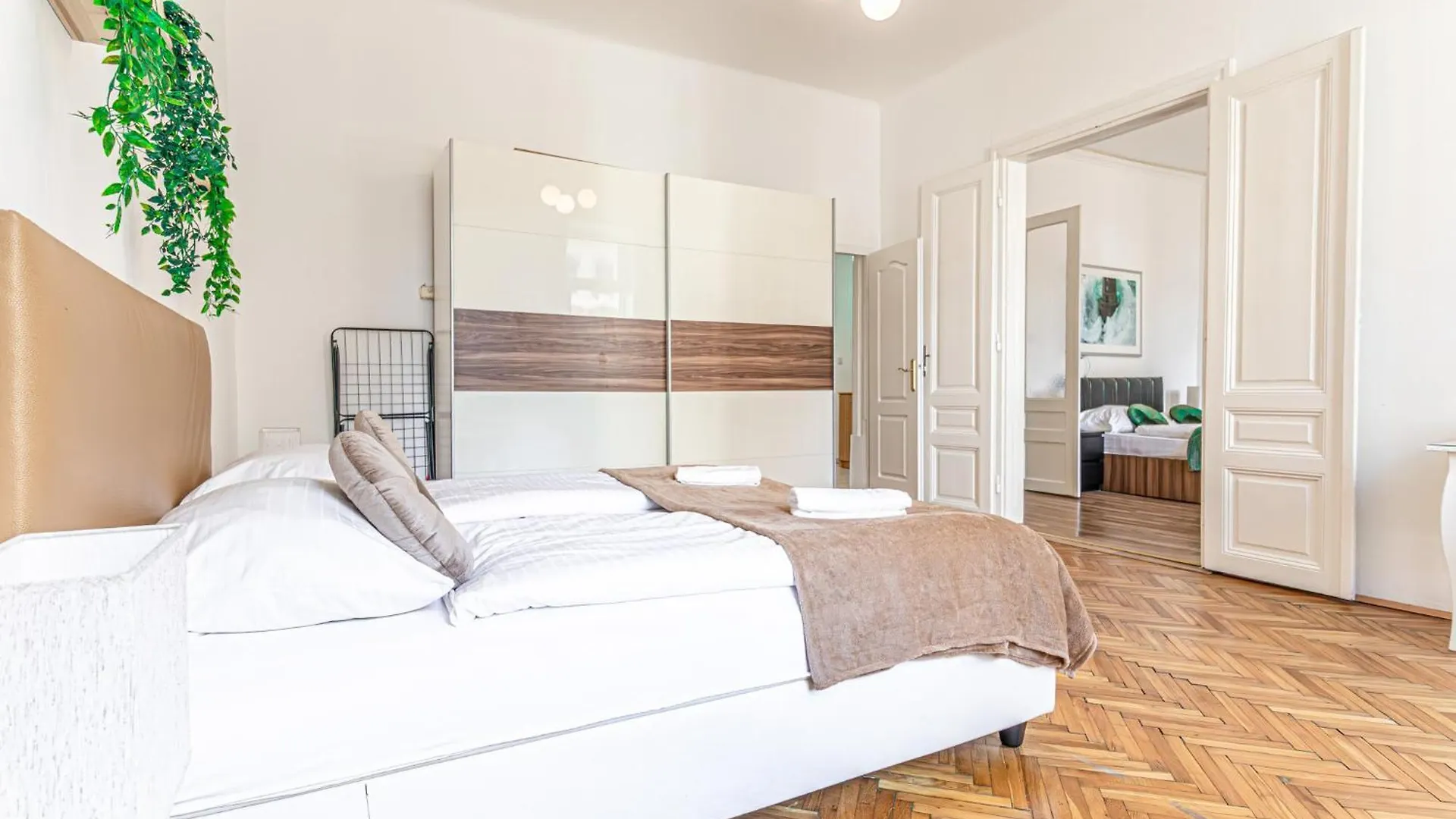 Stylish Shared 2Br Apt, Central With Easy City Access Viena