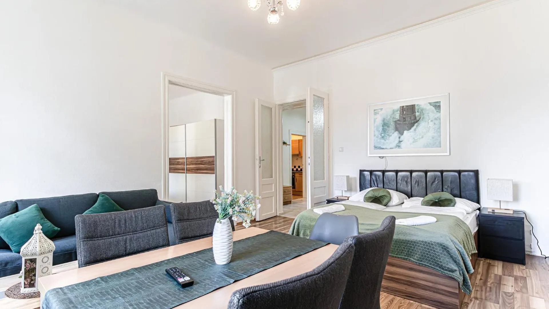 Stylish Shared 2Br Apt, Central With Easy City Access 0*, Viena