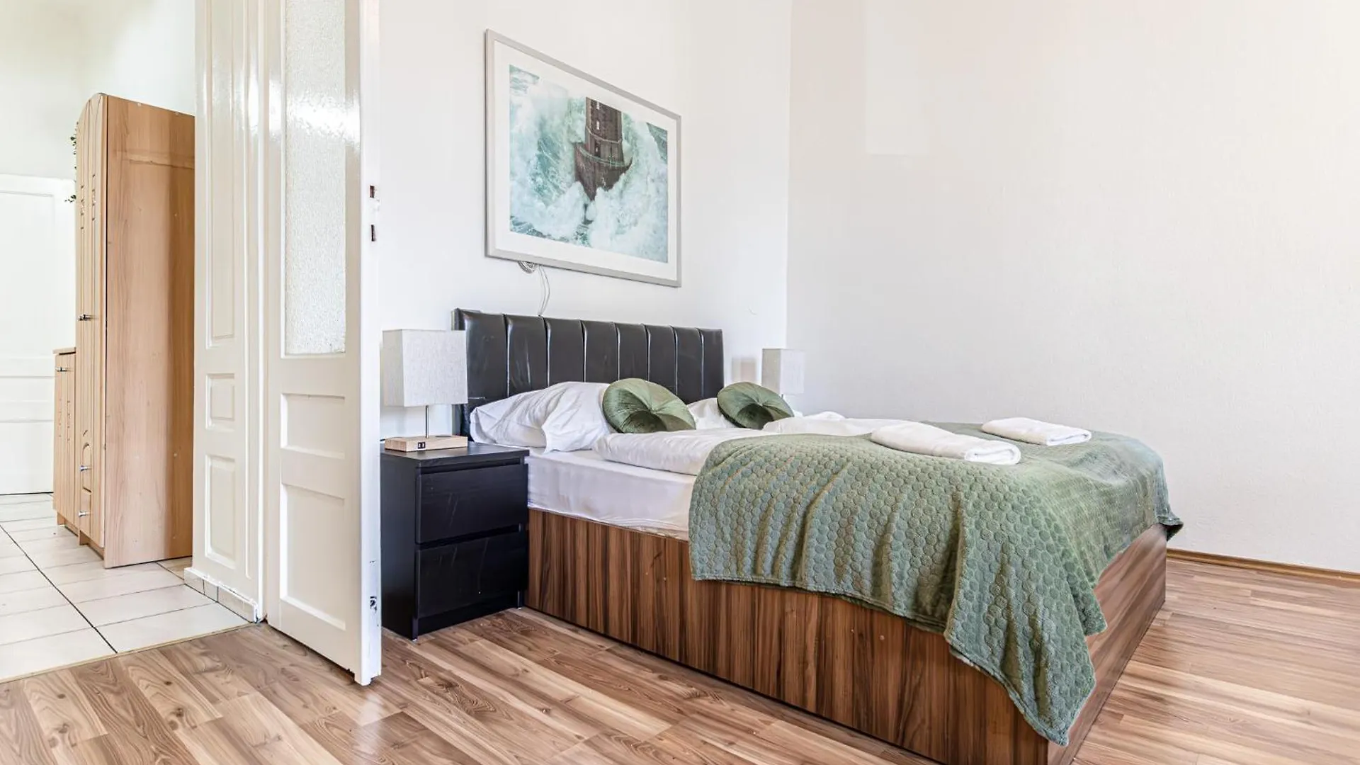 Stylish Shared 2Br Apt, Central With Easy City Access Áustria