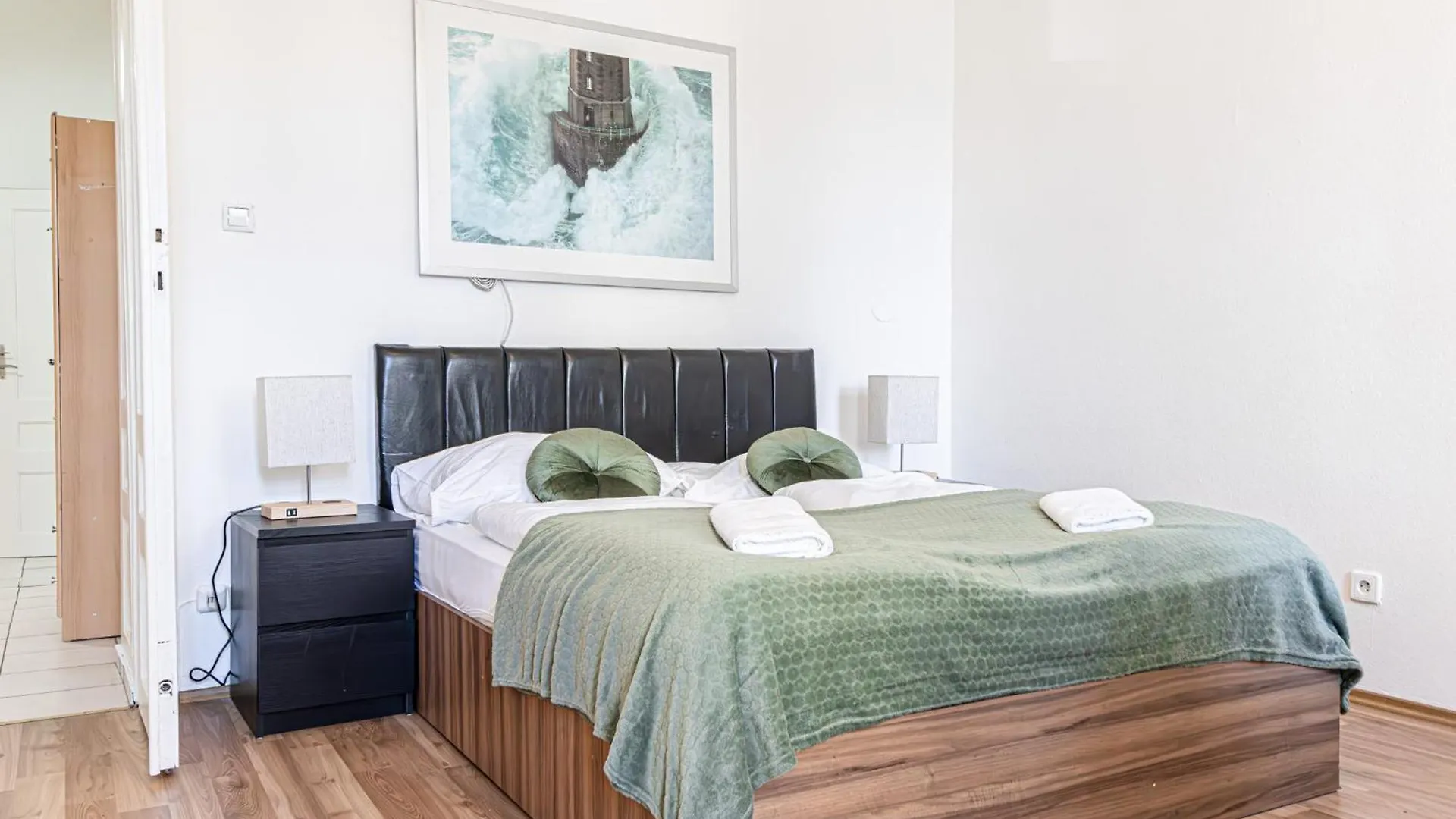 Stylish Shared 2Br Apt, Central With Easy City Access Apartamento Viena